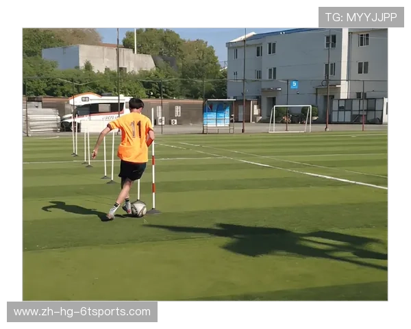 足球驱蚊喷雾使用对足球运动员户外训练舒适度的提升